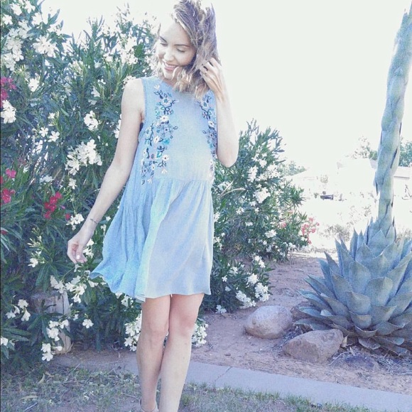 Dress - Picture 1 of 1